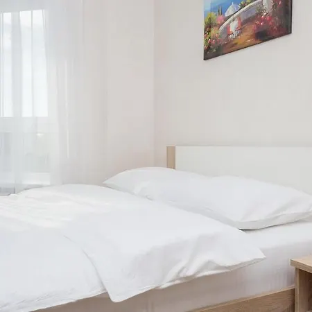 Апартаменти Roomer 9