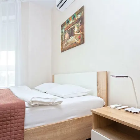 Roomer 9