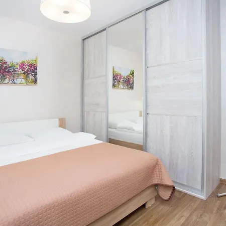 Roomer 9